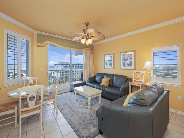 Fort Walton Beach Vacation Rental – Gulf Front Condo with Balcony Views & Modern Comforts
